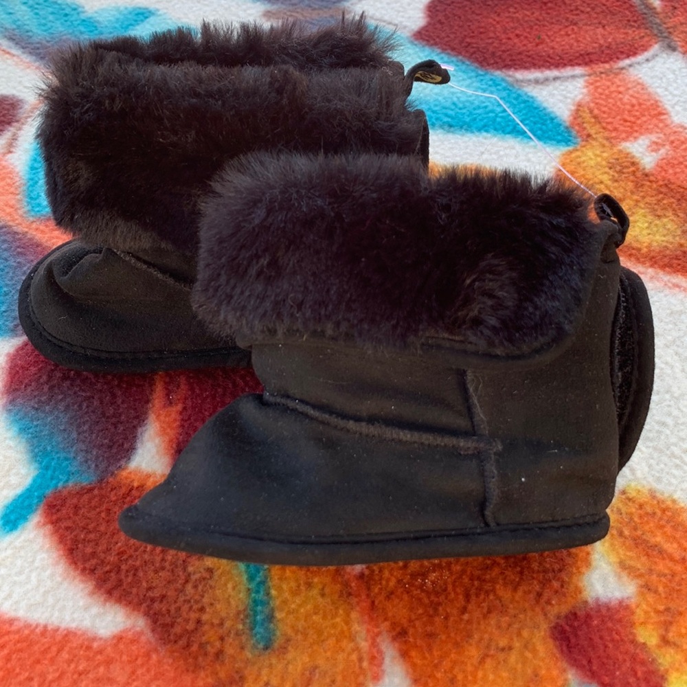 Toddler cuff boots, new